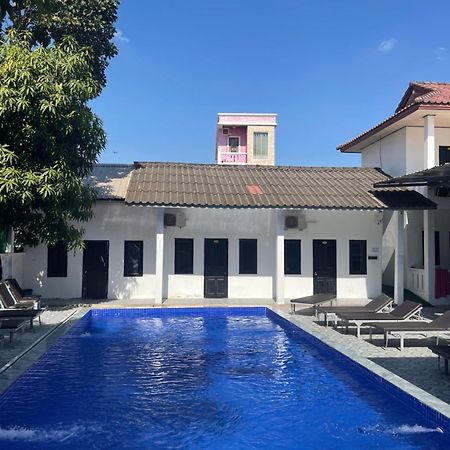 Top One Backpacker Hostel Vientiane Exterior photo
