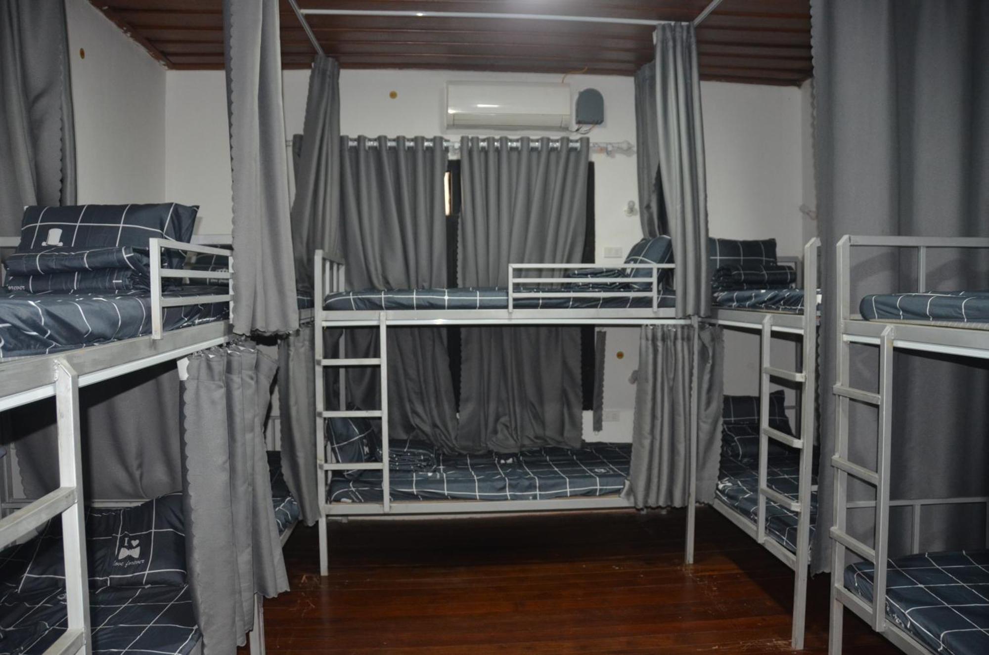 Top One Backpacker Hostel Vientiane Exterior photo