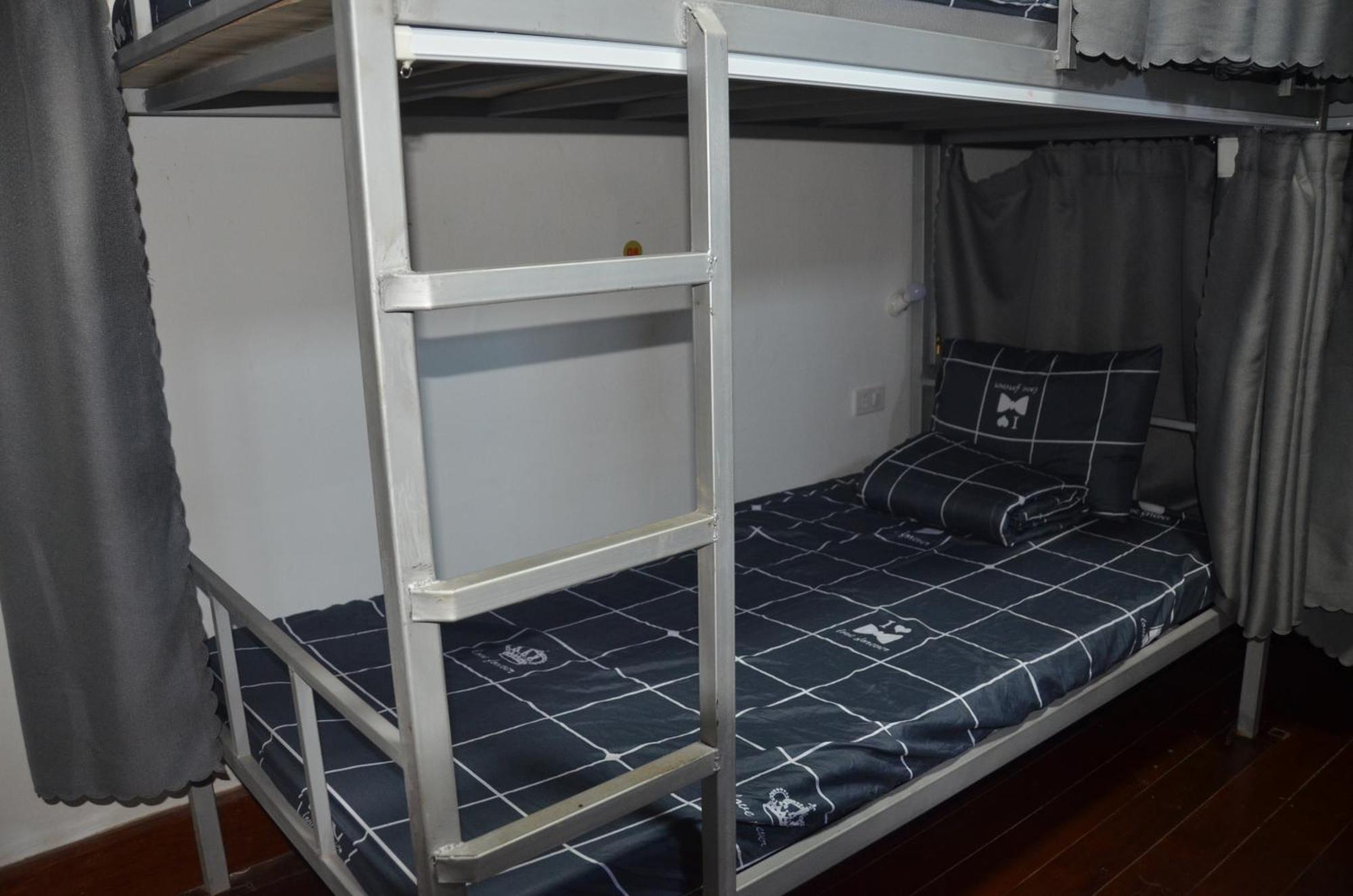Top One Backpacker Hostel Vientiane Exterior photo